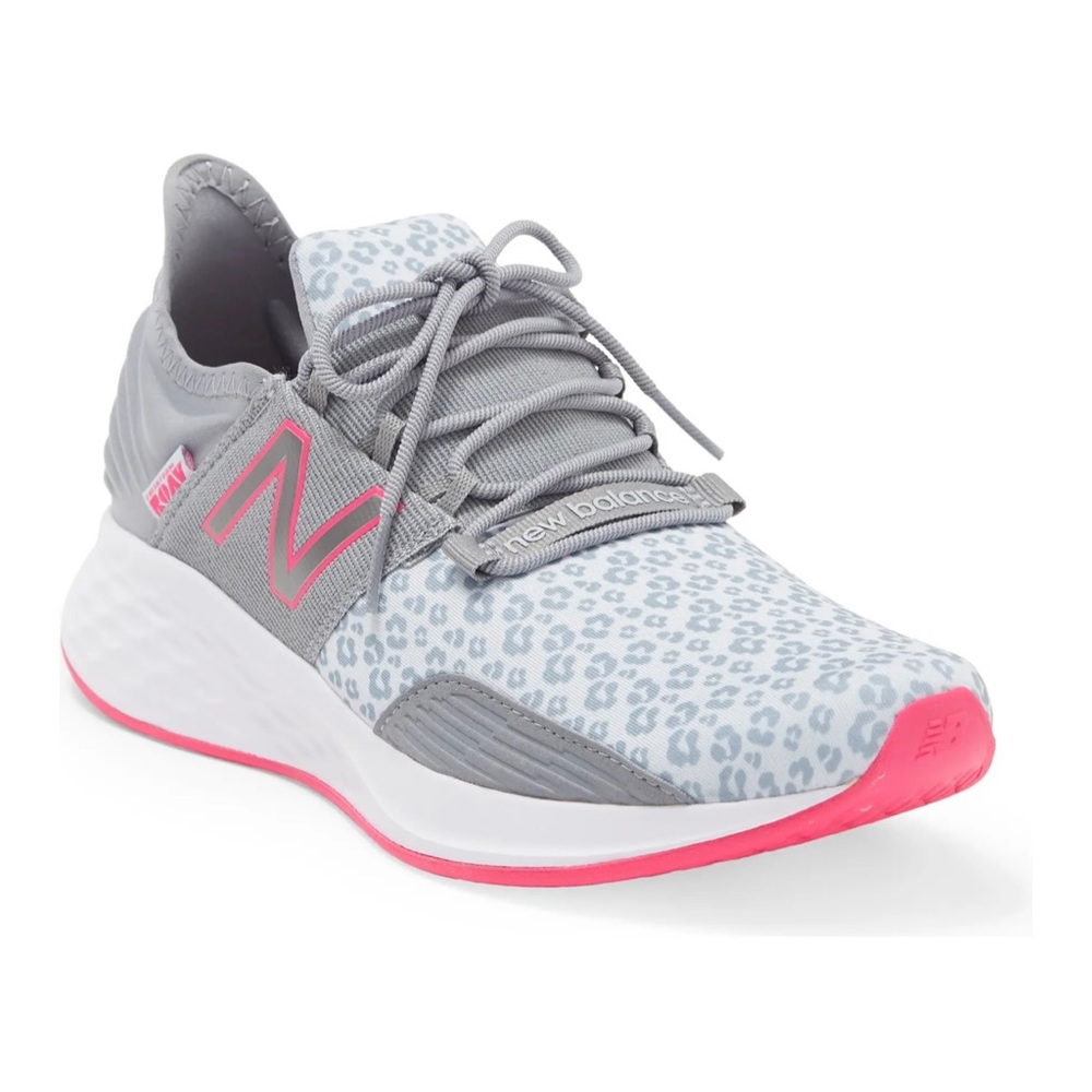 New in box don’t fit they are a 6.5 youth so a 7 or 7.5 in women’s